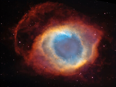 La nebulosa de la Hélice es un ejemplo de nebulosa planetaria formada por una estrella similar al Sol en los últimos estados de su vida