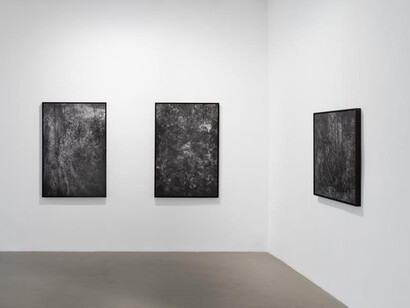 Melik Ohanian, Alteration, for a long time in time, exhibition view. Courtesy of Galerie Chantal Crousel