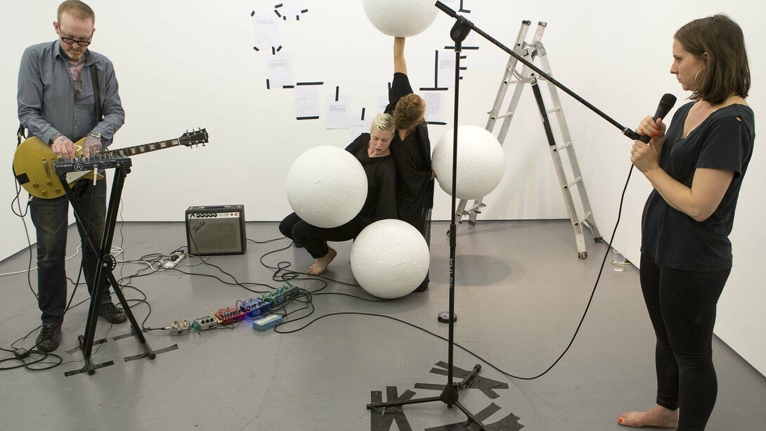 'perFORMa' opening night | Performance by Florence Peake