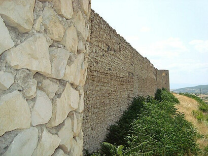 El conflicto del Alto Karabaj tiene sus orígenes en el colapso del Imperio Ruso y las subsecuentes disputas territoriales en el Cáucaso Sur. Fortaleza de Mayraberd (Askeran), Nagorno-Karabaj