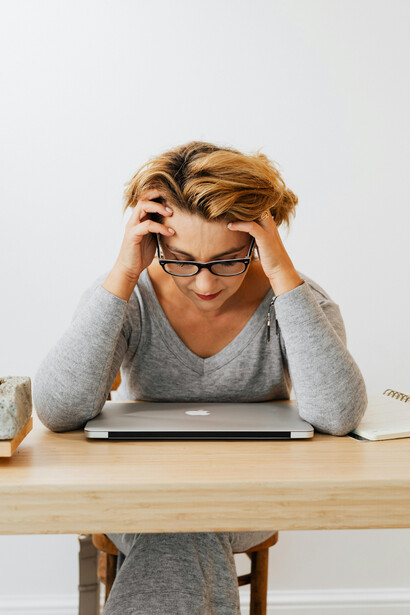 Estudios muestran que el cansancio prolongado puede afectar la conectividad cerebral y disminuir la capacidad de regulación cognitiva