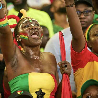 Que l’on aime le foot ou que l’on s’en moque, on est bien obligé de constater la fascination qu’il exerce