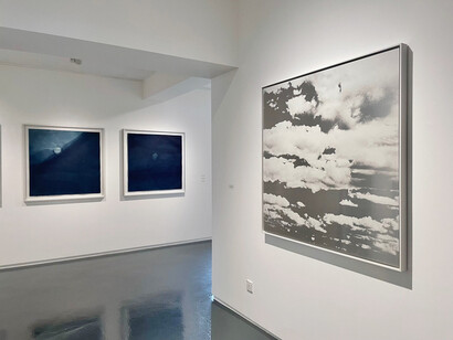 Various artists, Earth to sky, exhibition view. Courtesy of Sundaram Tagore Gallery