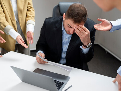 The presence of workplace violence, excessive stress, and bureaucratic inefficiencies often disrupt the decision-making process between colleagues