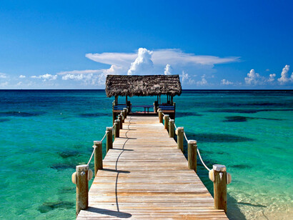 Pasarela hacia el mar