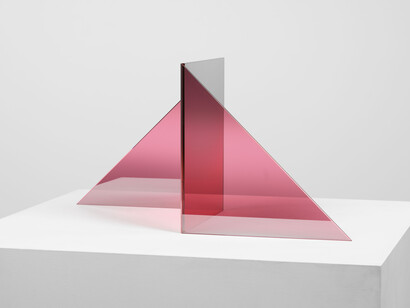 Larry Bell, Triolith (Poppy/Hibiscus) A, 2020. Courtesy of San Antonio Museum of Art