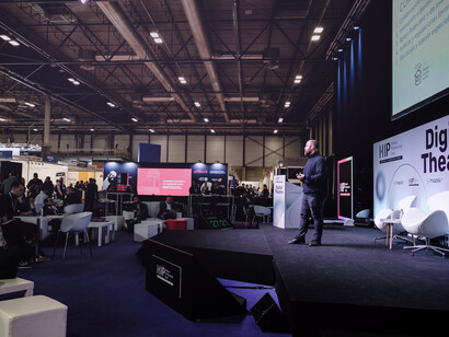 Formado en Caracas y curtido en restaurantes con una, dos y tres estrellas Michelin, Eichstetter fue de Venezuela al País Vasco, Berlín y Bolivia antes de establecerse nuevamente en San Sebastián