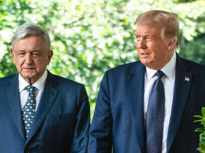 Wenn sie Seite an Seite stehen, symbolisieren Trump und López Obrador den ständigen Dialog, der notwendig ist, um Unterschiede zu überbrücken und eine gemeinsame Basis in einer sich schnell verändernden Welt zu finden