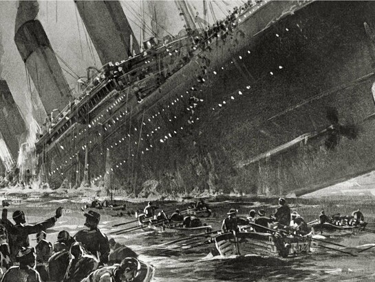 Ilustração do Titanic no momento de seu afundamento, em meio ao caos e à escuridão do oceano. Embora tenha se tornado o desastre marítimo mais famoso da história, sua tragédia contrasta com a de outro navio ainda mais letal, porém menos lembrado
