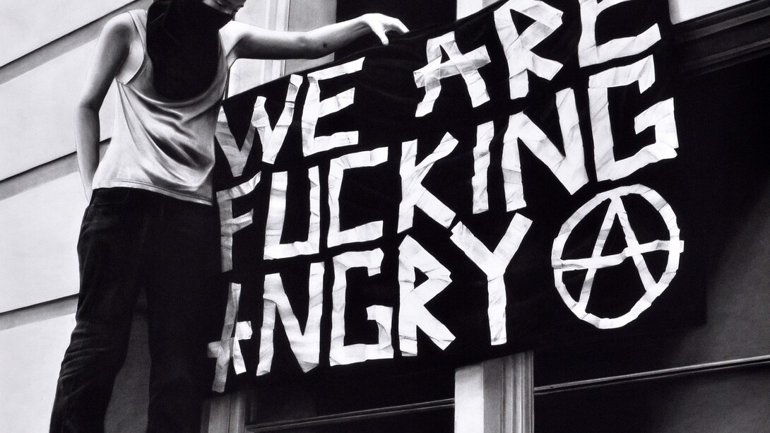 Kepa Garraza (2013), Riot 1, Black Pastel on paper, 140 x 150 cm