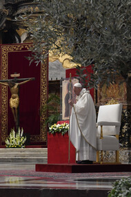 Nel messaggio di Pasqua il Papa ha parlato di solidarietà richiamando i grandi della terra a ridurre o addirittura condonare il debito che pesa nei bilanci dei Paesi più poveri © Vatican Media