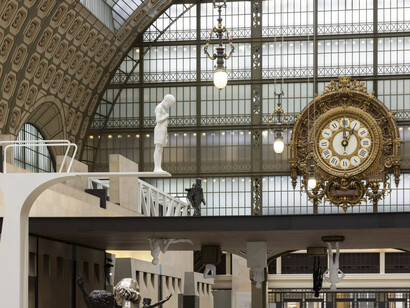 Elmgreen y Dragset, L’addition, vista de exhibición. Cortesía del Museo de Orsay