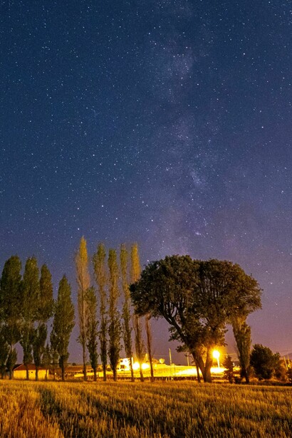 En entornos naturales, la Vía Láctea se revela en todo su esplendor