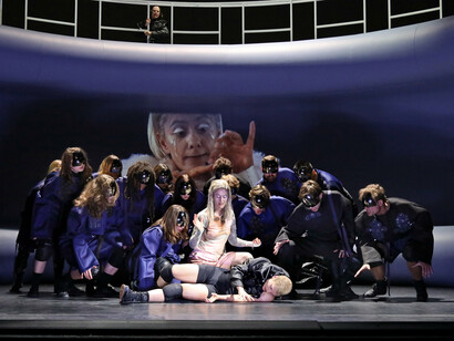 Die fliegen. Mit freundlicher genehmigung des Residenztheater