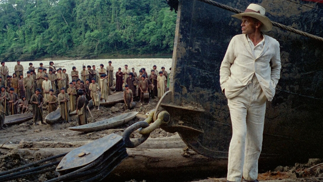 Scena del film Fitzcarraldo. Il film, presentato al Festival di Cannes nel 1982, è il frutto di un intenso, quando non disperato, lavoro di oltre due anni