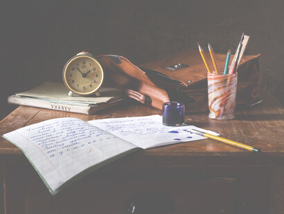 Non mi sono mai minimamente posto il problema se sono o non sono uno scrittore:  scrivo e basta