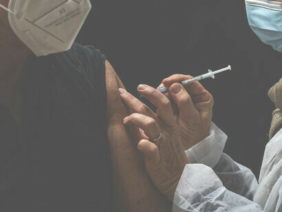 Il faudra peut-être attendre la fin de 2024 pour espérer que la population mondiale atteindra le minimum d'immunité de sécurité collective.
