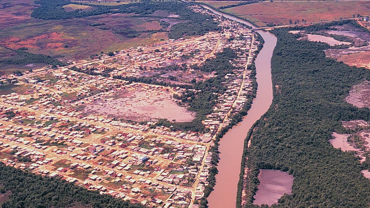 Crescimento desordenado em áreas de manguezais do município do Rio de Janeiro, 1997