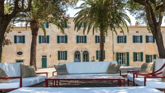 Villa Talamo, Fonteblanda, Italia, piccolo paesino situato nel Parco Naturale della Maremma, la villa gode di una vista emozionante sul golfo dell’Argentario e sulle isole dell’arcipelago Toscano ed è riparata dal bellissimo promontorio del Bengodi