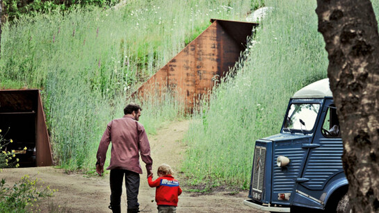 Green home dietro la collina, foto Robert Holden
