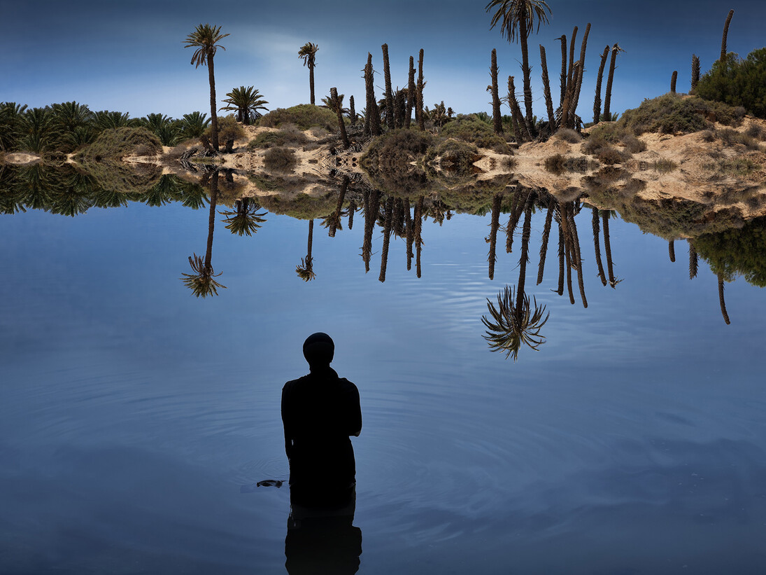 Sama Alshaibi, Fatnis Al Gazirah from Silsila series, 2014,  Diasec print, 166 x 250 cm, Edition 1 of 1