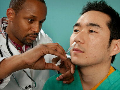 Una alternativa a las agujas, las vacunas nasales para la COVID-19 llegarán pronto