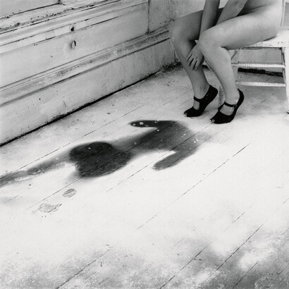 Francesca Woodman, Untitled, Providence, Rhode Island, 19761999 SW-Silbergelatineabzug auf Barytpapier, Black-and-white gelatin silver print on barite paper © Courtesy George and Betty