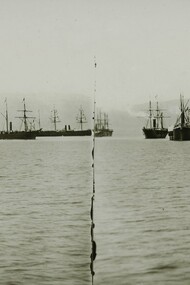 Inauguração do Canal de Suez. Iniciado em 1859 e inaugurado em 1869, o empreendimento permitiu à França e à Inglaterra monopolizar a integralidade do tráfico da Europa para a Índia. Por essa época ainda não se previa a centralidade do insumo petróleo nos destinos do mundo. Tão logo essa centralidade se tornou verdade, o canal de Suez ganhou uma importância superlativa jamais imaginada. Por ele começaram a passar os cargueiros vindos do Oriente Médio com o insumo dos novos tempos
