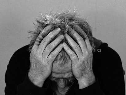 No dejemos que nos atrape una tristeza infinita
