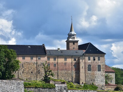 Che sia estate o inverno, Oslo offre sempre un equilibrio raro tra cultura, natura e vita quotidiana. Fortezza di Akershus, Oslo, Norvegia