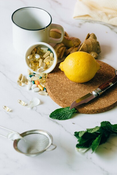 In addition to supplements, magnesium is found in lemon, ginger and tea