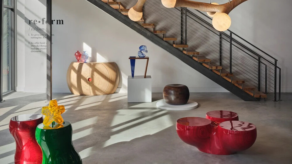 Various artists, re·form, exhibition view. Courtesy of Wexler Gallery