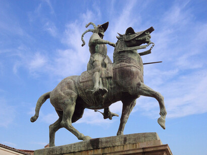 Estatua de Francisco Pizarro, en la Plaza Mayor de Trujillo, Cáceres, España