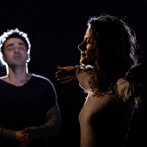 Sohn einer mutter. Mutter eines sohns. Courtesy of Residenztheater