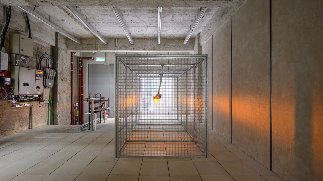 Phillip Lai, Installation view, 'Untitled' (detail), 2023. Galvanized steel and steel mesh, stainless steel, cast epoxy resin, 3D printed nylon, electronics, programmed light, and sound, 175.8 x 342 x 158 cm. Courtesy of the artist and Kiang Malingue