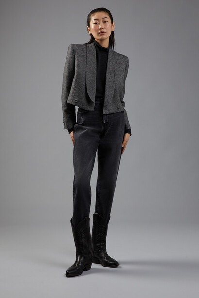 Pantaloni e giacca corta nuova collezione Genea Lardini FW 2023-2024