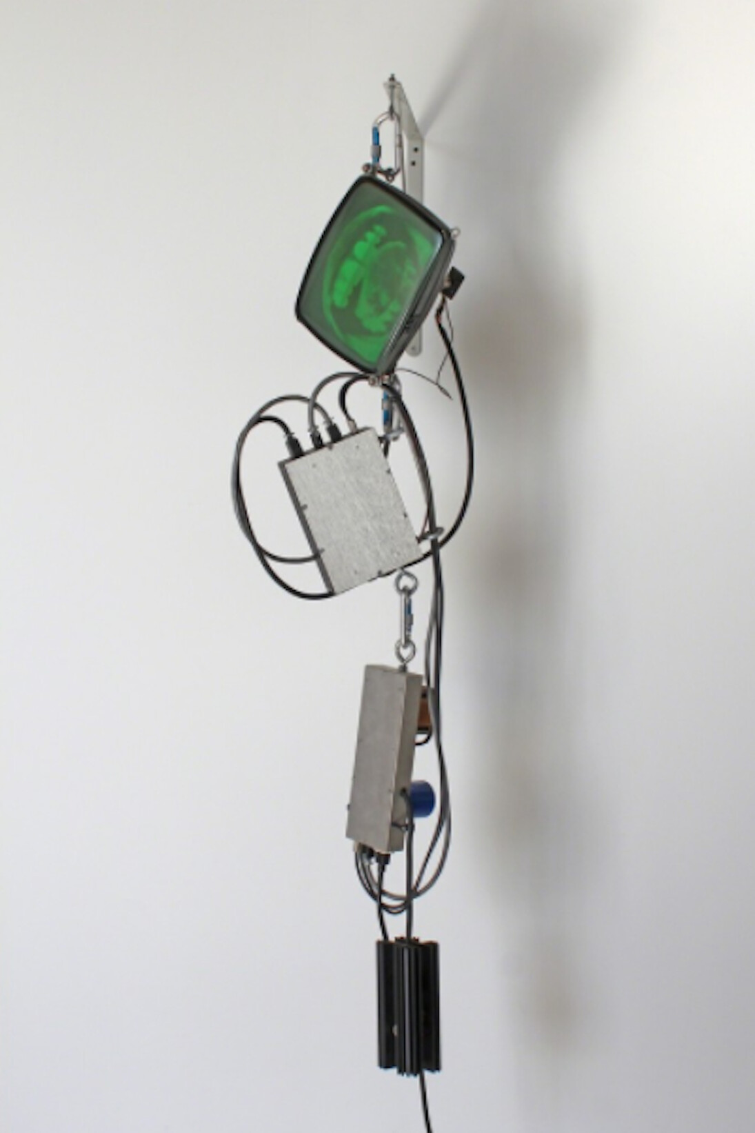 Alan Rath, Tongue-Tied, 1992. Courtesy of Hosfelt Gallery