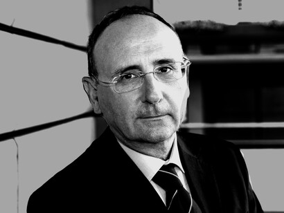 Carlo Figari è un giornalista e scrittore italiano, noto per le sue analisi e ricerche storiche sulla politica e la cultura dell'America Latina, offrendo una prospettiva profonda sui processi storici e sociali della regione