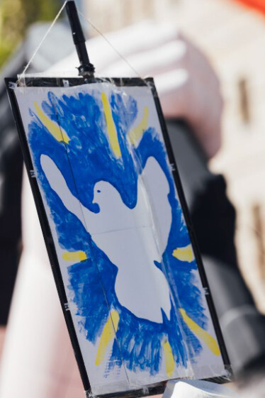 The peace dove symbolizes hope — a message echoed during the Easter March 2025 in Nuremberg, Germany, where participants declared: 'Never again war'