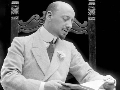 Il modello del superuomo di cui D’Annunzio è l’emblema viene messo in discussione da tantissimi poeti italiani di inizio Novecento