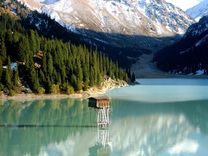 Lago di Almaty, Kazakhstan