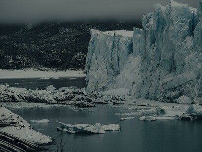 Grande Nord. Stanno avvenendo fenomeni di estrema gravità e a una velocità crescente con riflessi preoccupanti per la stabilità dell’ecosistema e per la stessa vita in quelle estreme lande