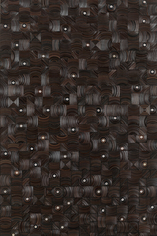 Gregor Hildebrandt, Und dann auf Sterne sehn, 2015, cassette tape, cassette wheels and canvas on wood, 274 x 174 cm