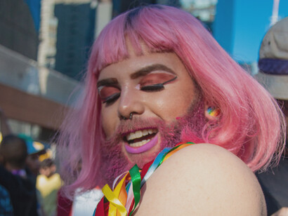 A história ocorrida em Stonewall, faz recordar da resistência e persistência de uma população que sempre foi marginalizada e exigia direitos como todos