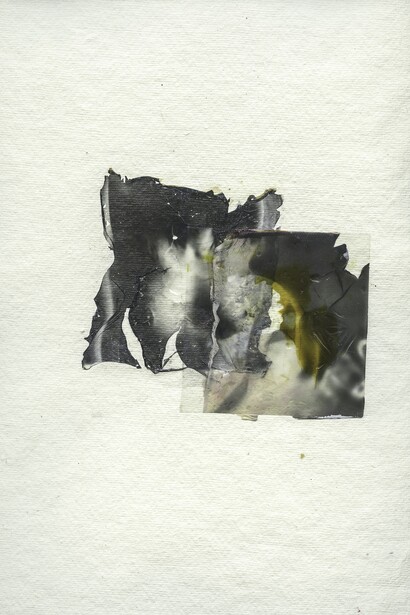Margherita Chiarva, Untitled, Transfert TR 7, polaroid transfert on cotton, gauze fabric, mixed with tempera and ink, 50 x 40 cm © Margherita Chiarva