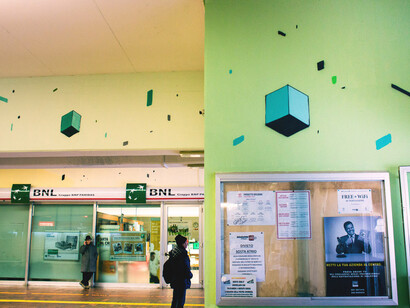 Autostazione interna - Streetart Corn79 + ETNIK per Il Cerchio E Le Gocce, Destinazioni. Autostazione di Bologna, 2016, particolare. Foto @ Rosy Dennetta