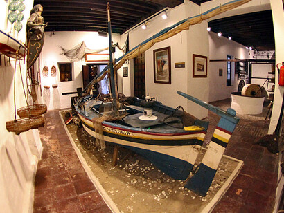 El arte de la pesca, Exhibition view. Courtesy of Museo Unicaja de Artes y Costumbres Populares
