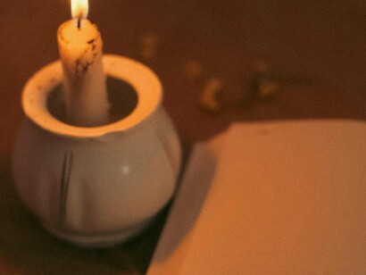 Com um livro de Financeirização Neoliberal às mãos e outro, Os Conspiradores na estante, não é de muito bom sentimento acessá-los agora, neste momento, a lê-los. Poderá confundir a abstração