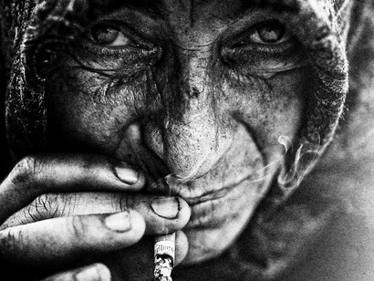 Rostro de una indigente (Lee Jeffries)