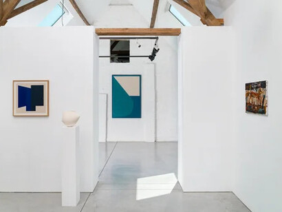 Narek Arzumanyan, Artur Eranosian and Ann Van Hoey, Black milk, red Earth, exhibition view. Courtesy of Verduyn Gallery